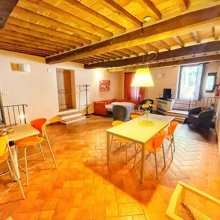Camere Montepulciano Pensión *